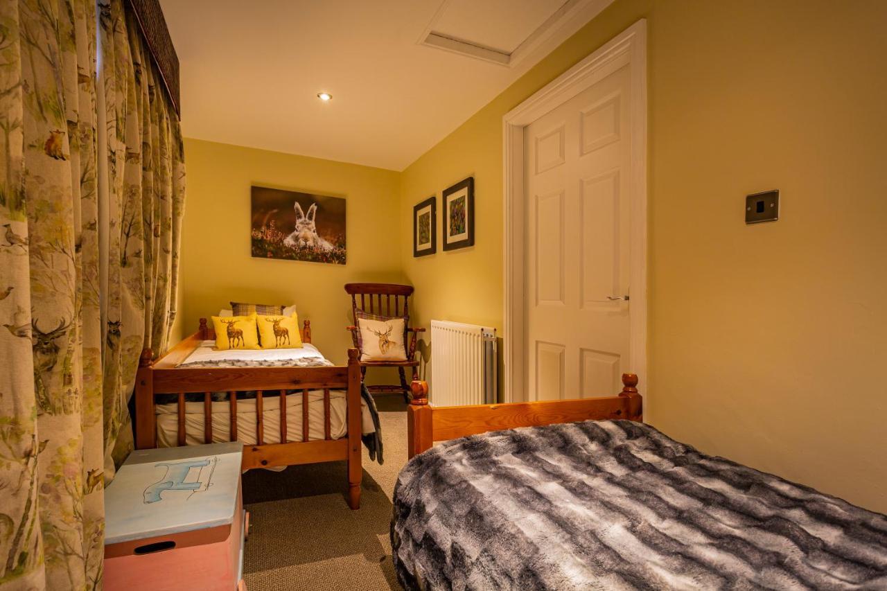 The Feathers Hotel, Helmsley, North Yorkshire Bagian luar foto