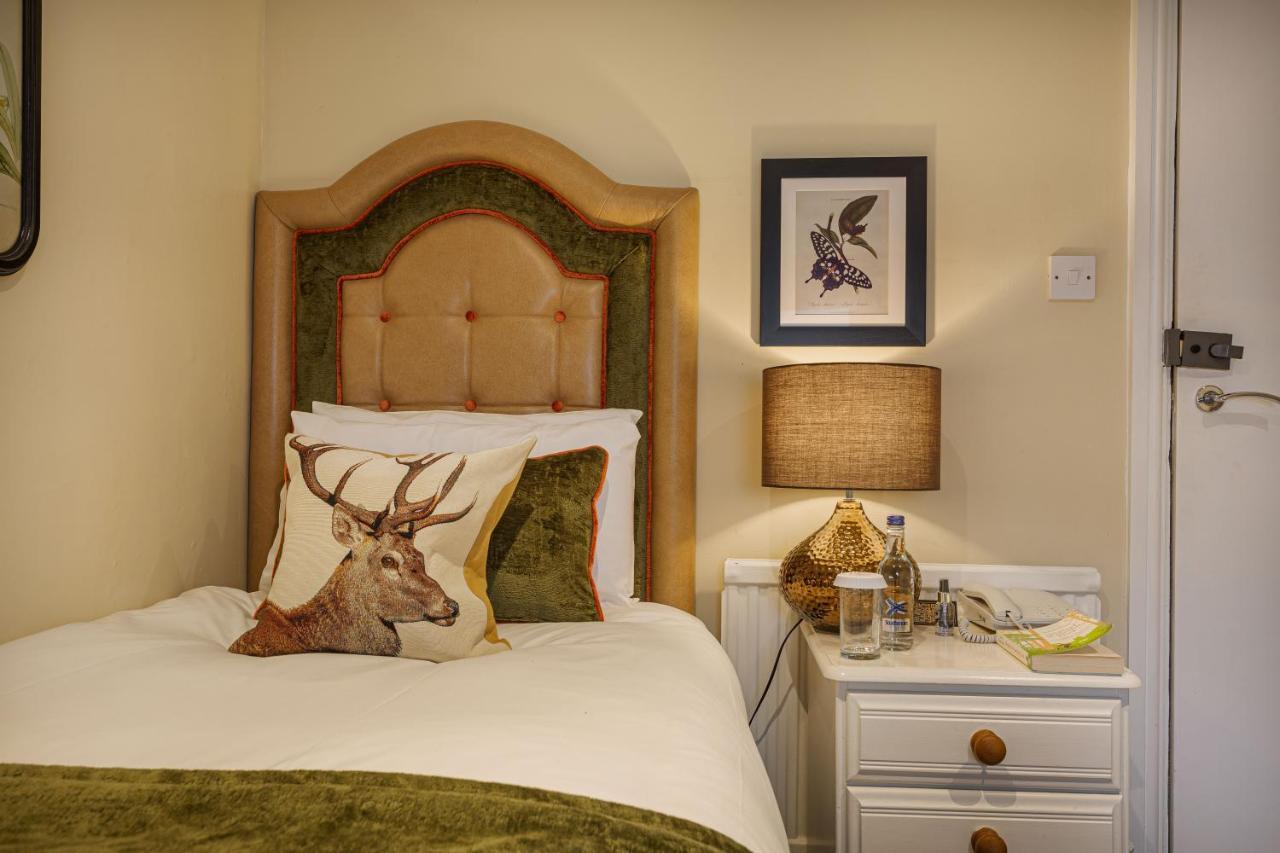 The Feathers Hotel, Helmsley, North Yorkshire Bagian luar foto
