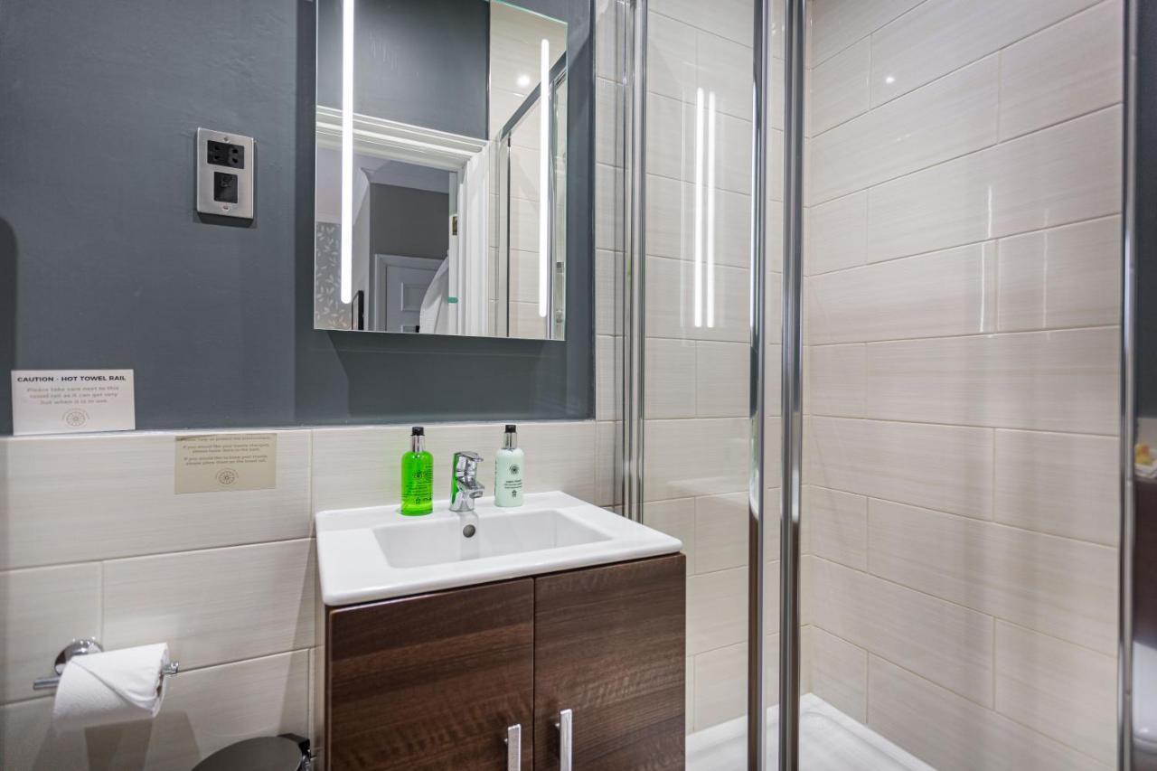 The Feathers Hotel, Helmsley, North Yorkshire Bagian luar foto