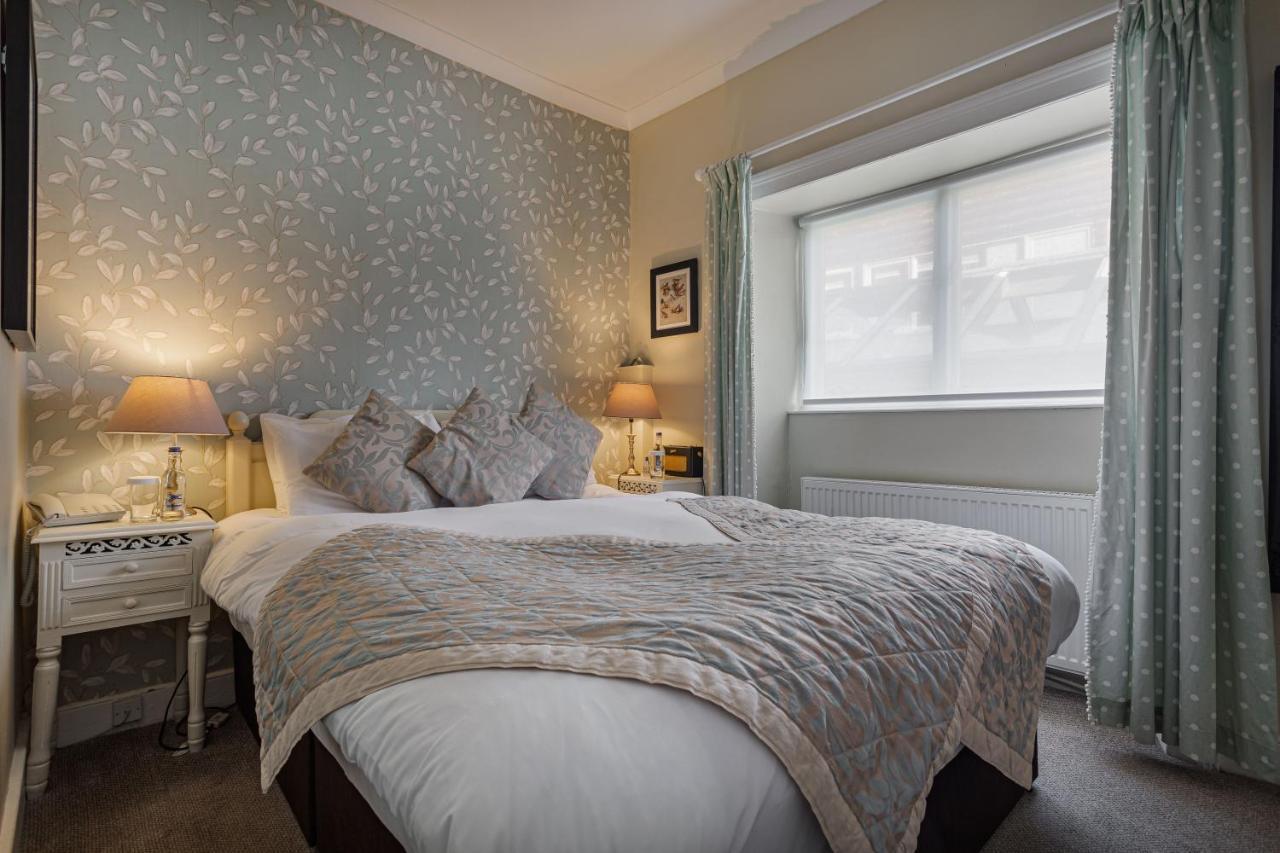 The Feathers Hotel, Helmsley, North Yorkshire Bagian luar foto