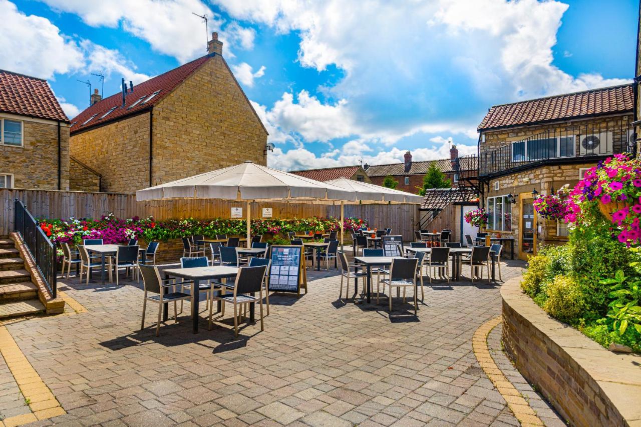 The Feathers Hotel, Helmsley, North Yorkshire Bagian luar foto