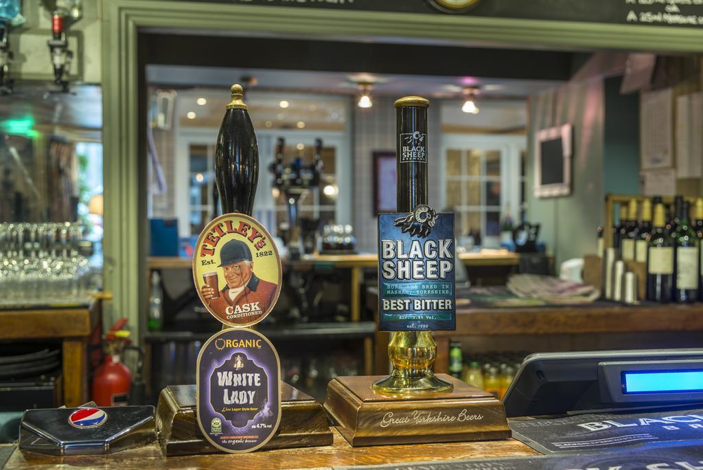 The Feathers Hotel, Helmsley, North Yorkshire Bagian luar foto
