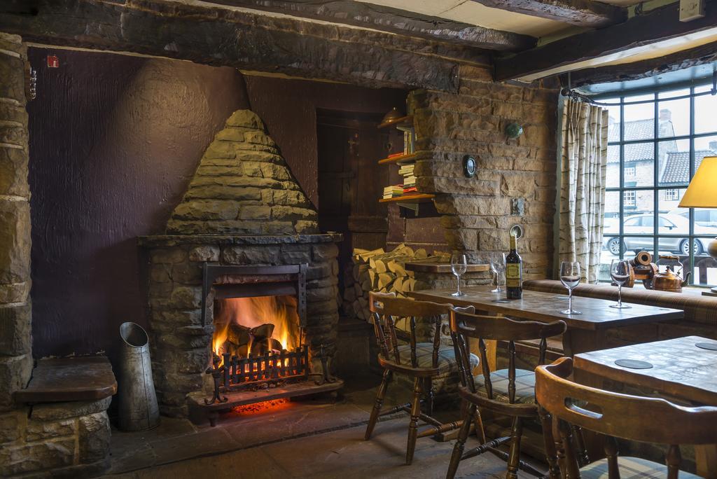 The Feathers Hotel, Helmsley, North Yorkshire Bagian luar foto
