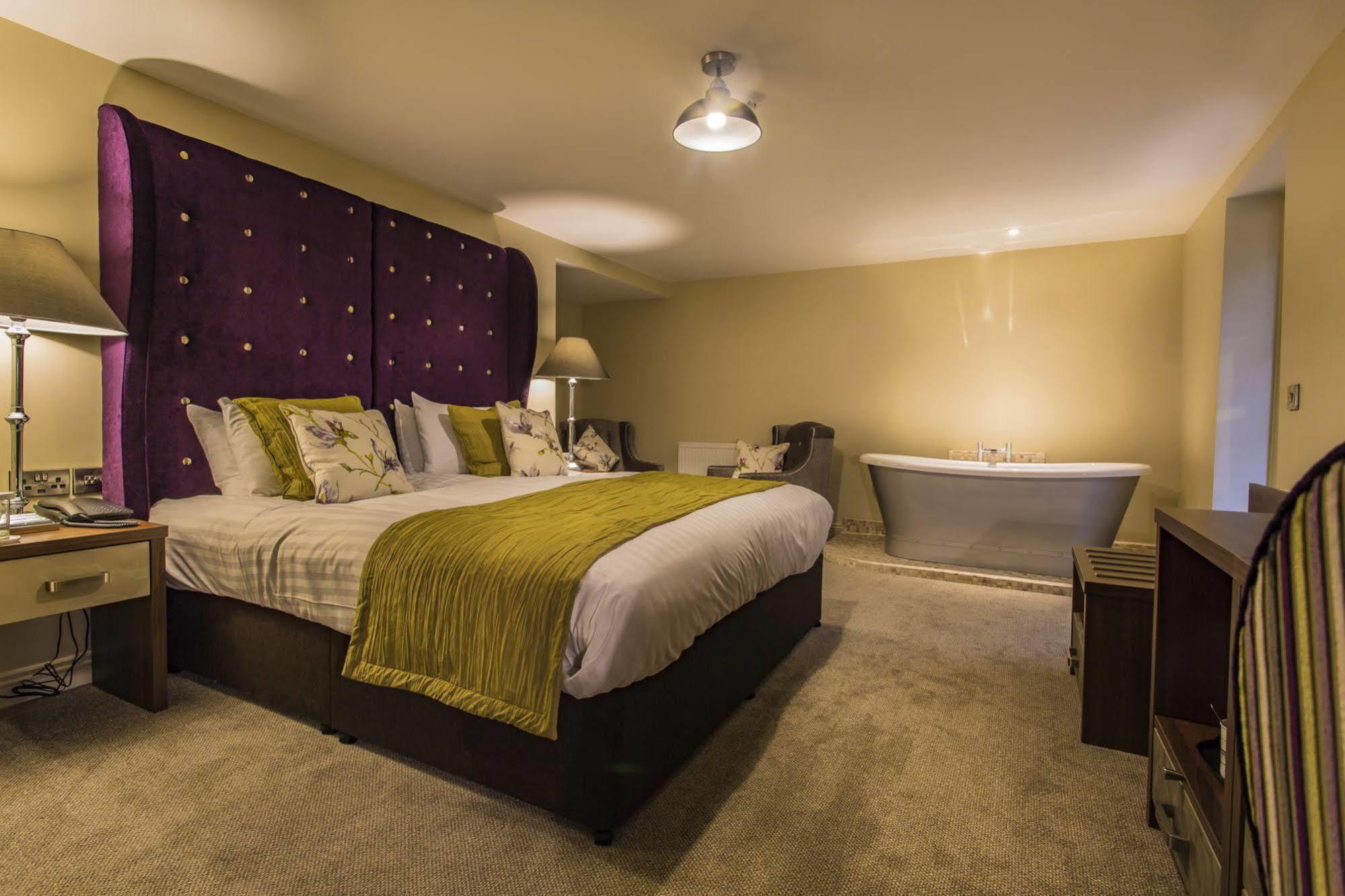 The Feathers Hotel, Helmsley, North Yorkshire Bagian luar foto